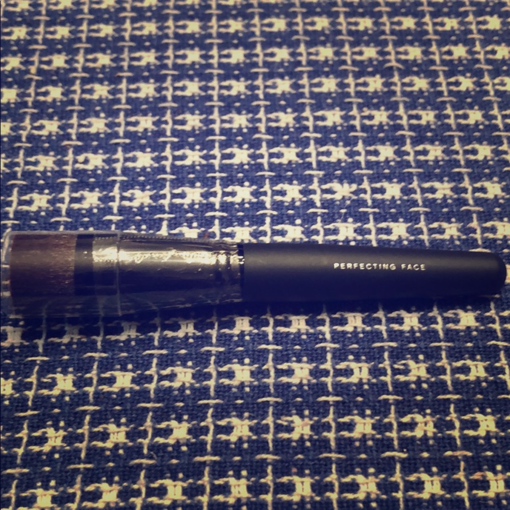 BareMinerals perfecting face brush